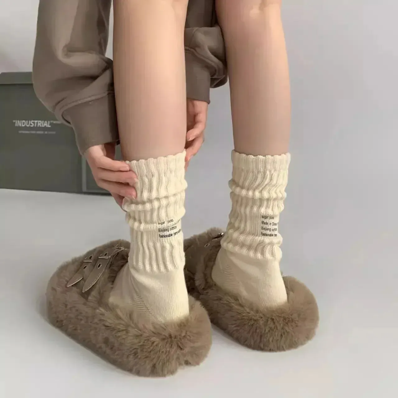Sohiwoo Cotton Letter Socks Men and Women Sports Breathable New Designer Crew Socks Autumn Winter Solid Casual Skateboard Hiphop Sock