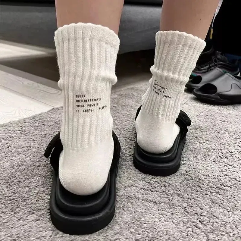 Sohiwoo Cotton Letter Socks Men and Women Sports Breathable New Designer Crew Socks Autumn Winter Solid Casual Skateboard Hiphop Sock