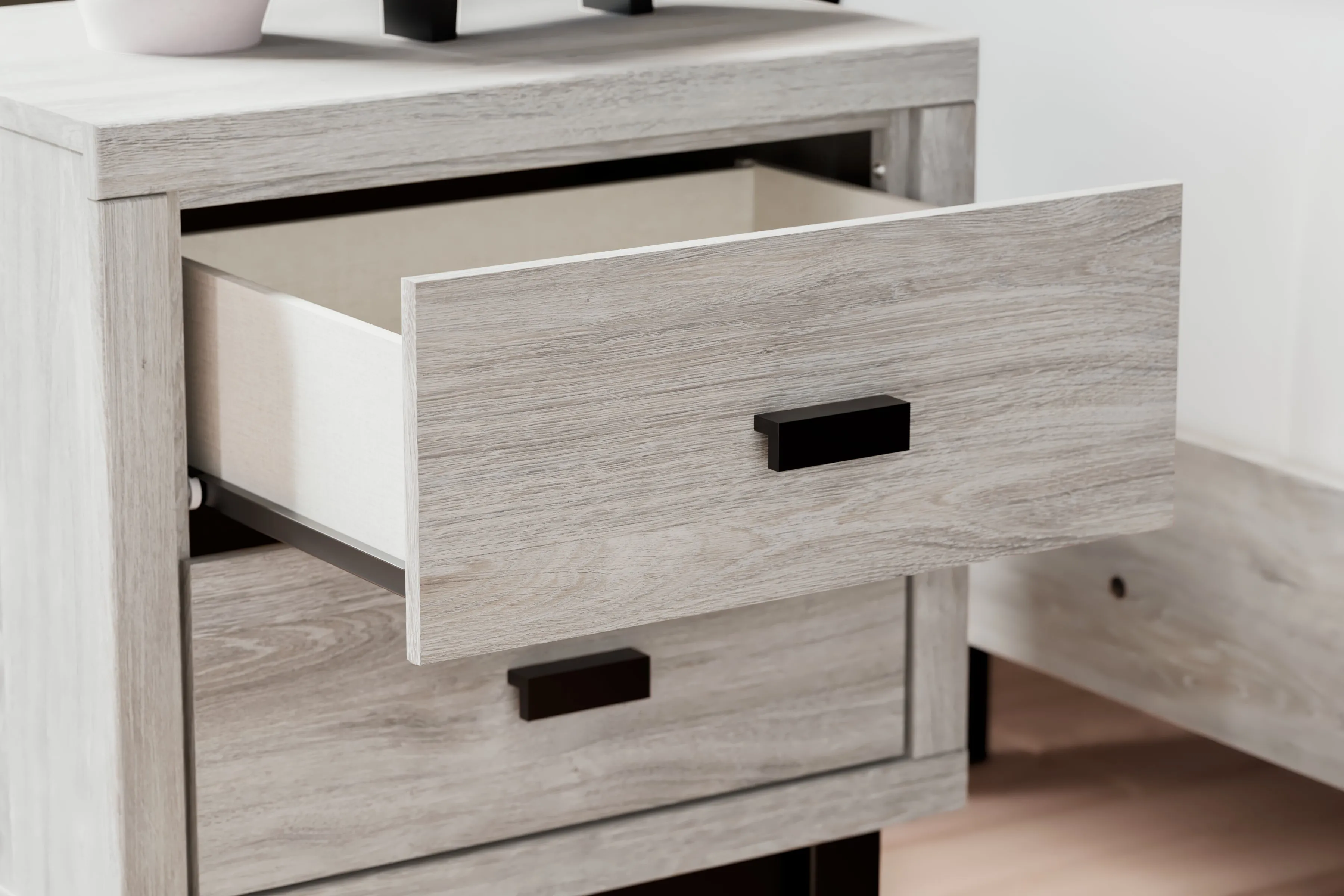 Vessalli King Panel Headboard with Mirrored Dresser, Chest and 2 Nightstands in Two-tone