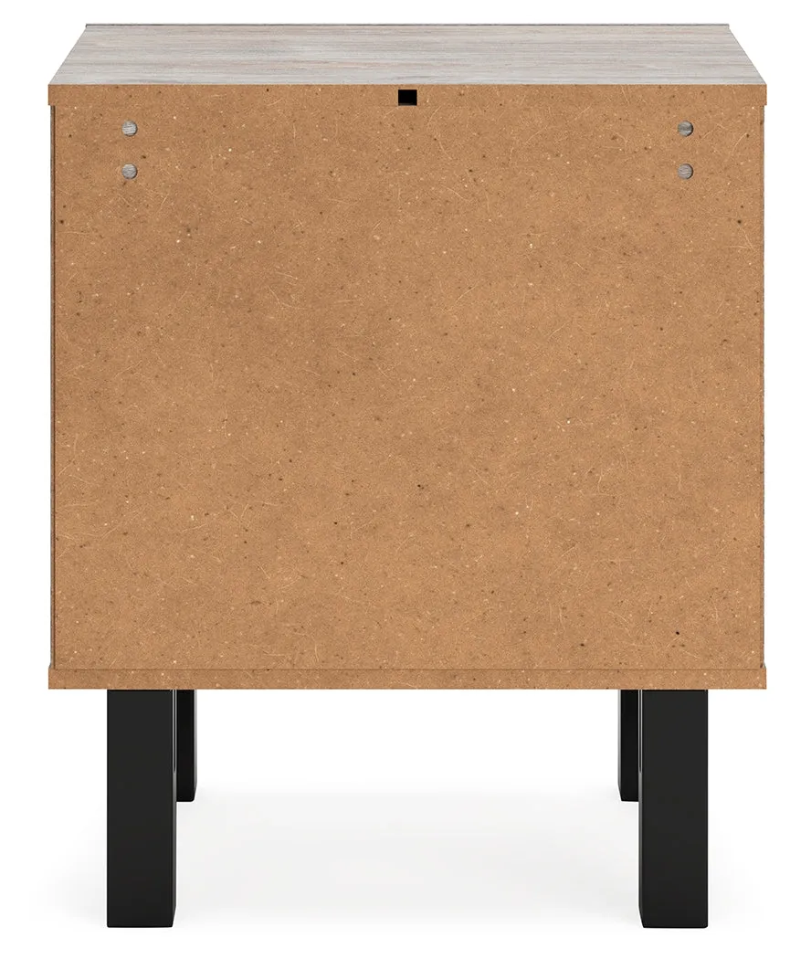 Vessalli King Panel Headboard with Mirrored Dresser, Chest and 2 Nightstands in Two-tone